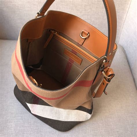 39457261 Burberry Ashby 34 [39457261] 